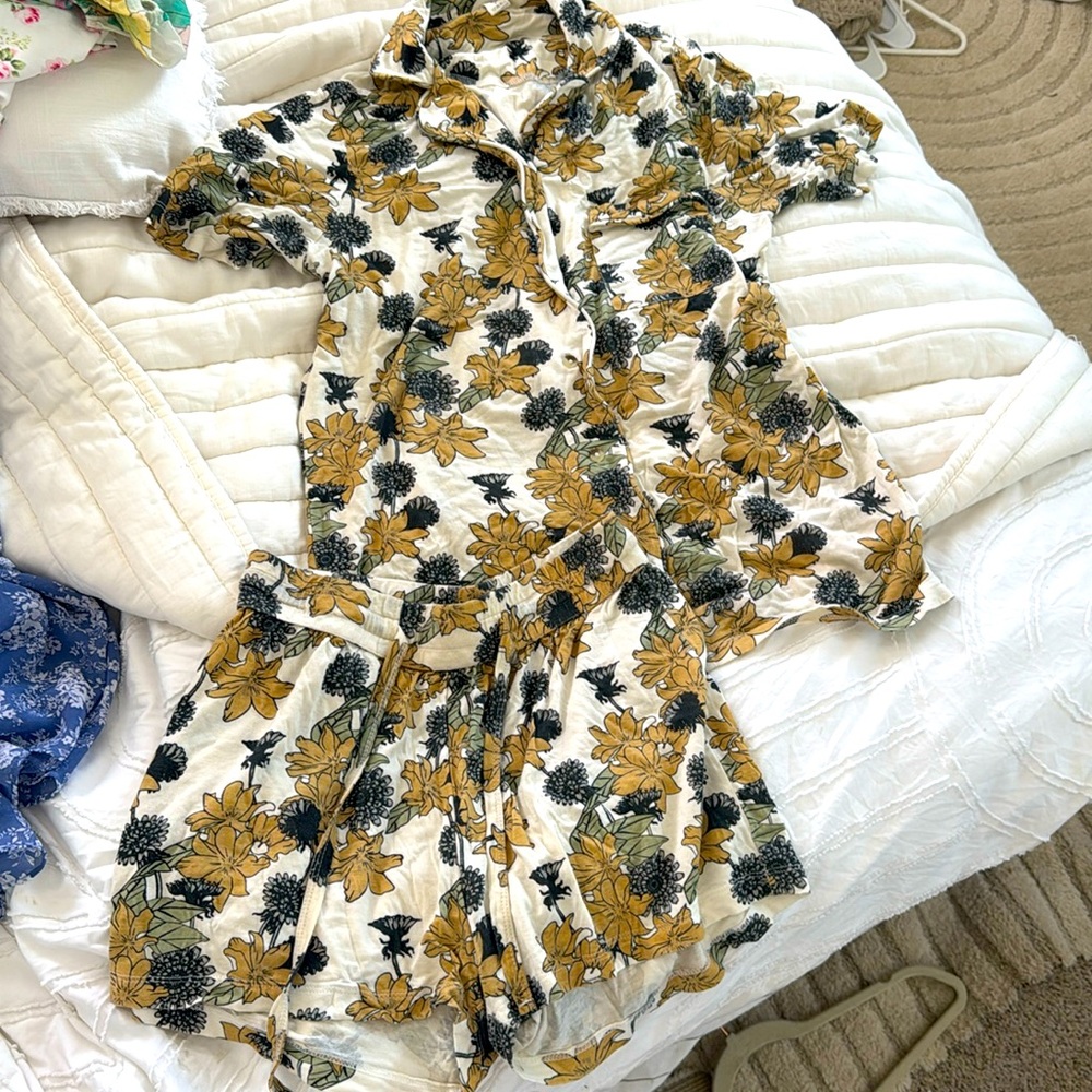 Super soft, organic cotton jammies by Kate Quinn with beautiful flower pattern